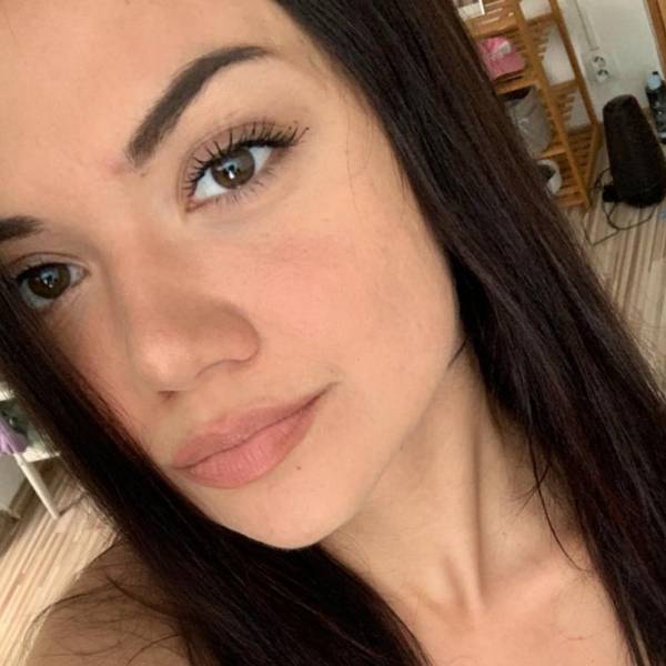 modelka s ID 0402DX47ZK p016