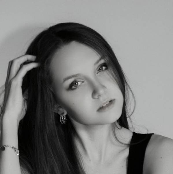 modelka s ID 0402E6QDDU p016