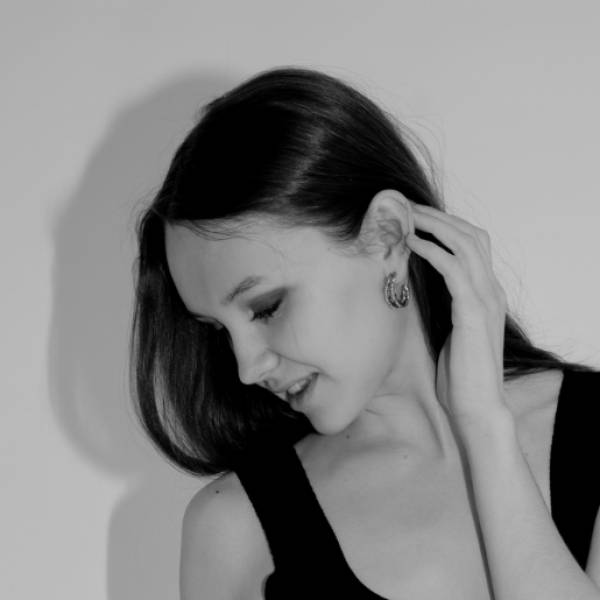 modelka s ID 0402E6QDDU p019