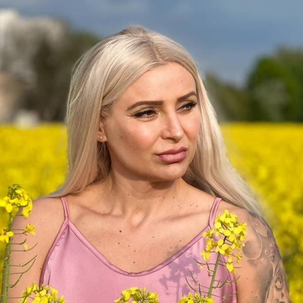 modelka s ID 0402EEJT4T p016