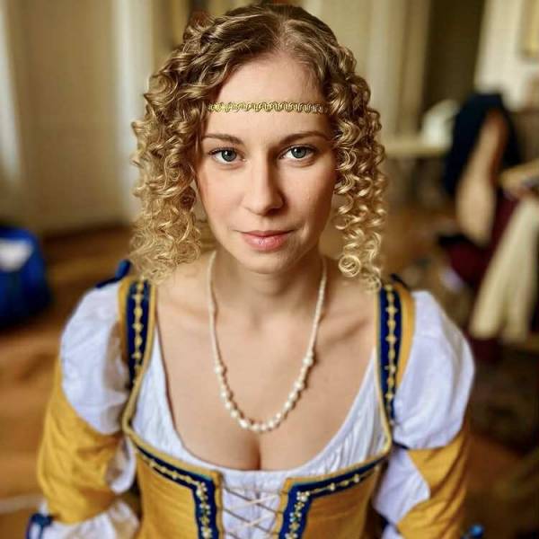 modelka s ID 0402EOLQRK p016