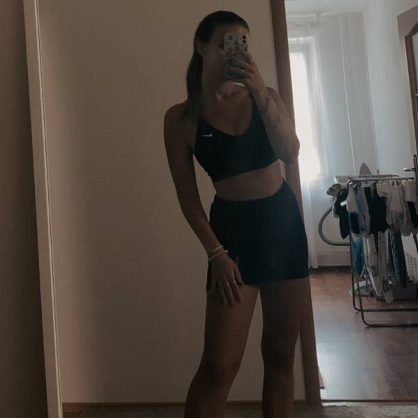 modelka s ID 0402EPGHUK p018