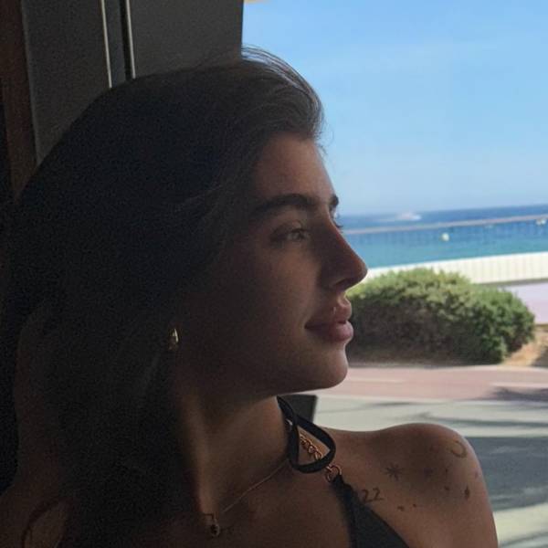 modelka s ID 0402EWKIUK p019