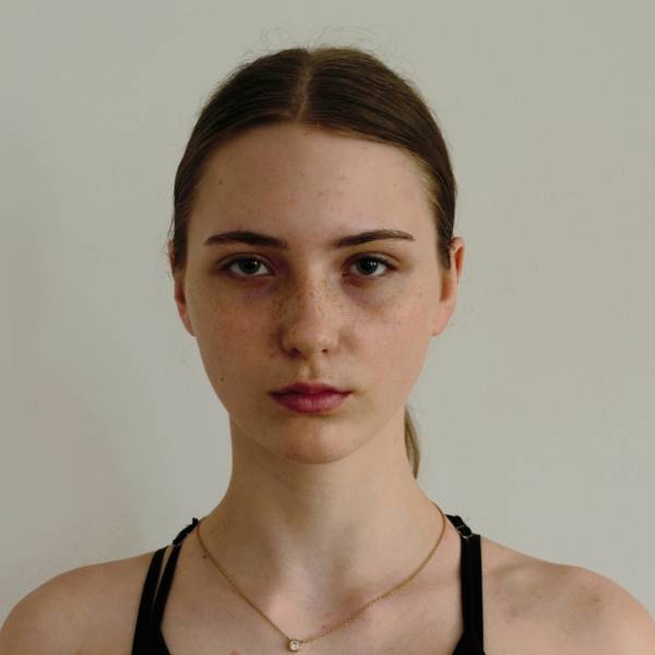 modelka s ID 0402F0JVC9 p016