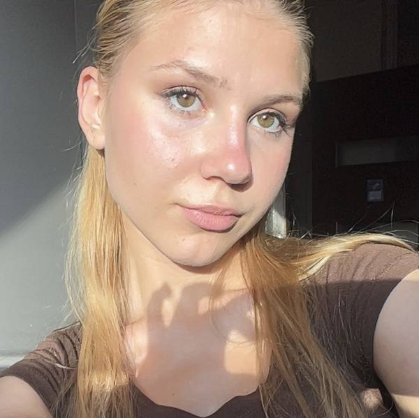 modelka s ID 0402F6SLP6 p016