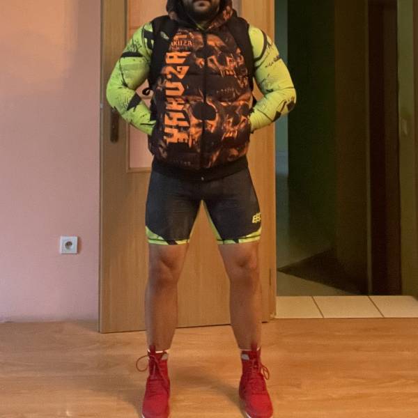 modelka s ID 0402F75KYV p018