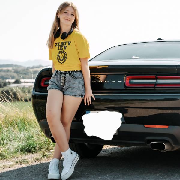 modelka s ID 0402FJM7MO p018