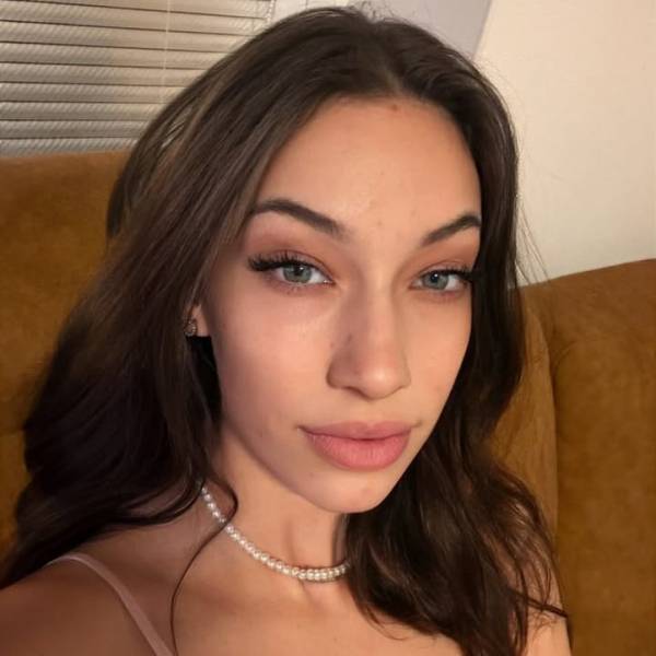 modelka s ID 0402FJP1TA p016