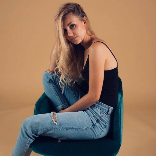 modelka s ID 0402FV2BRB p019