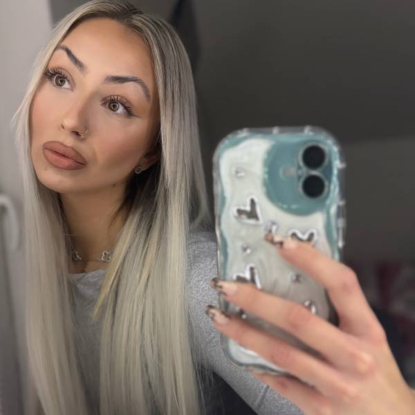 modelka s ID 0402FX95S5 p016