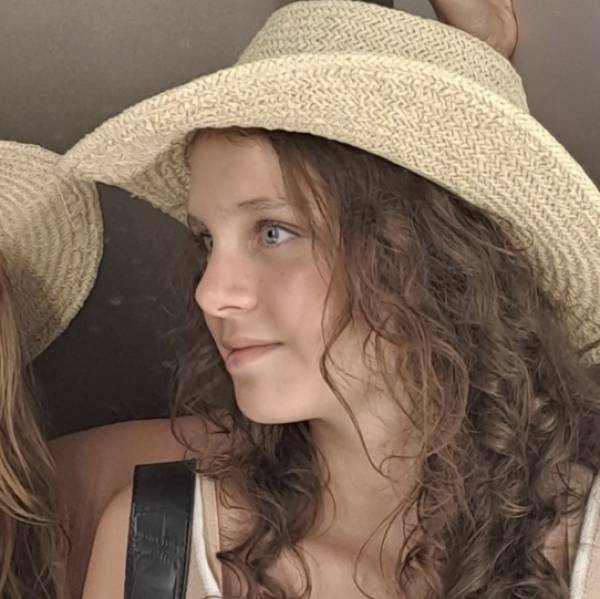 modelka s ID 0402G1TJT7 p019