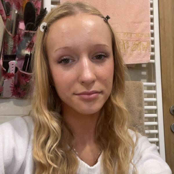 modelka s ID 0402G5HRR7 p017