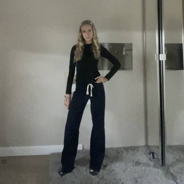 modelka s ID 0402G5HRR7 p018