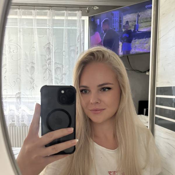 modelka s ID 0402GGQ90H p017