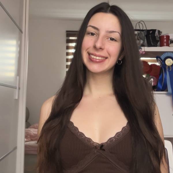 modelka s ID 0402GM8W1Q p017