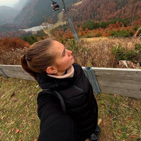 modelka s ID 0402H3KHK8 p017