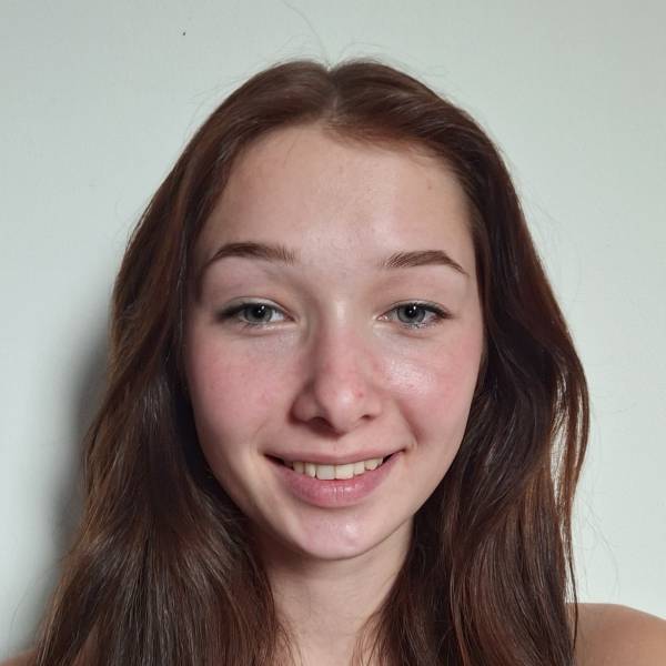 modelka s ID 0402H9X0IS p017