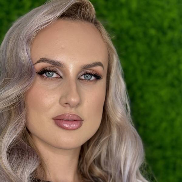 modelka s ID 0402HL57K4 p017