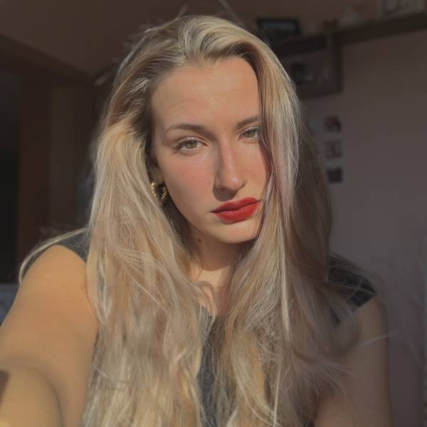 modelka s ID 0402HMMDUL p016