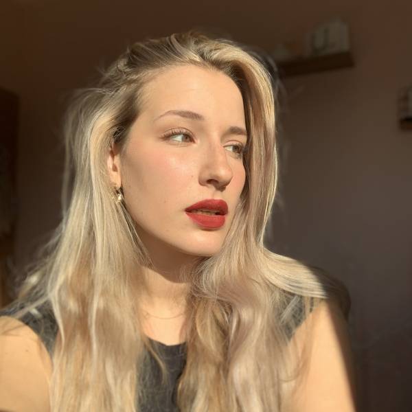 modelka s ID 0402HMMDUL p019