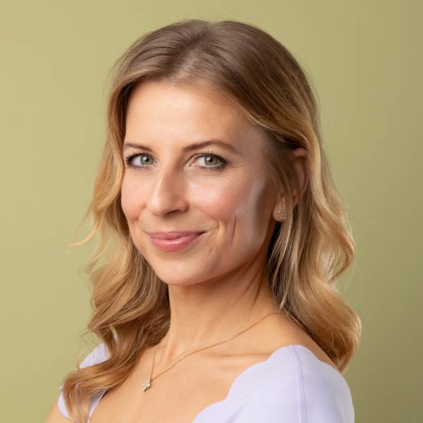 modelka s ID 0402HO0LXU p019