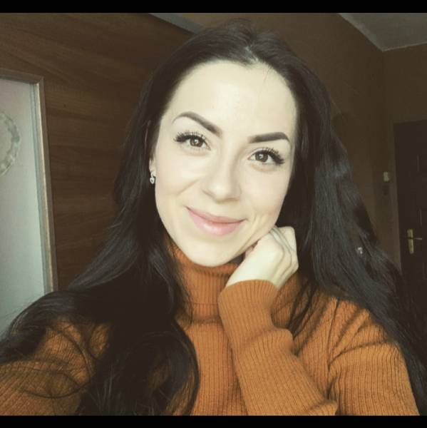 modelka s ID 0402HREHVV p017