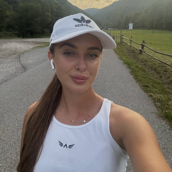 modelka s ID 0402HST12G p017