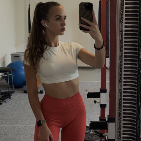 modelka s ID 0402HST12G p018