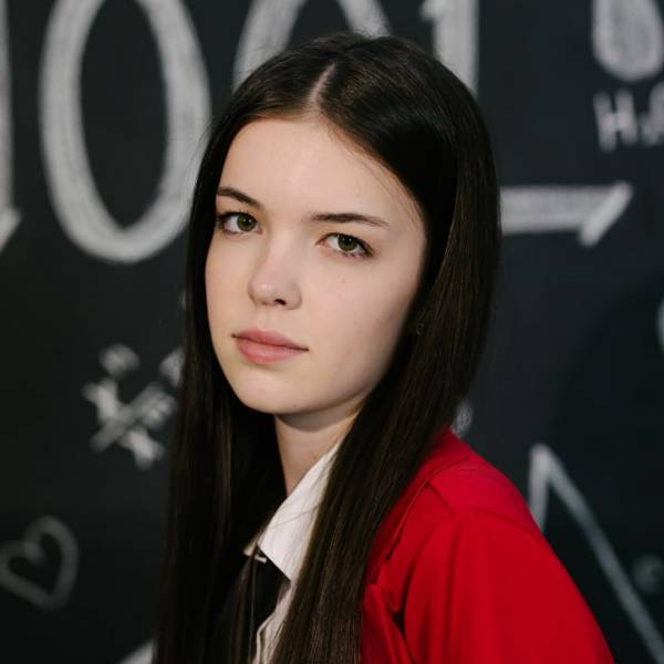 modelka s ID 0402HZ9YK6 p016