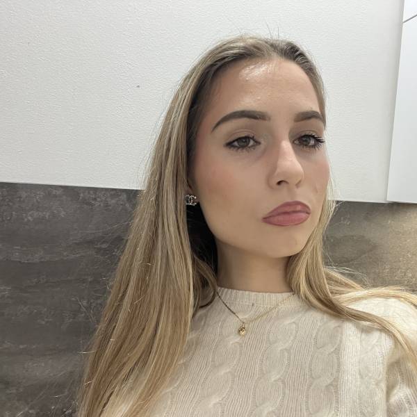 modelka s ID 0402I2Y4VG p016