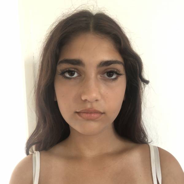 modelka s ID 0402J5XI7Y p016