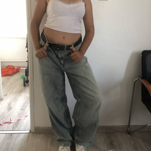 modelka s ID 0402J5XI7Y p018