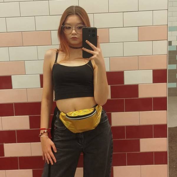 modelka s ID 0402JH5YYW p018