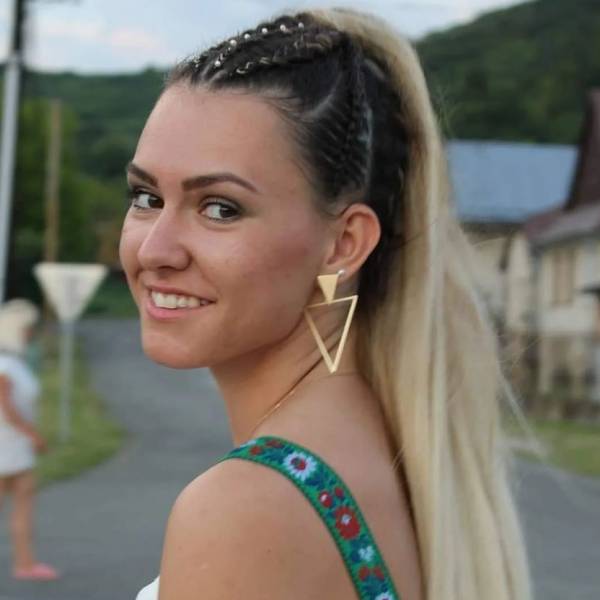 modelka s ID 0402JONV1X p019