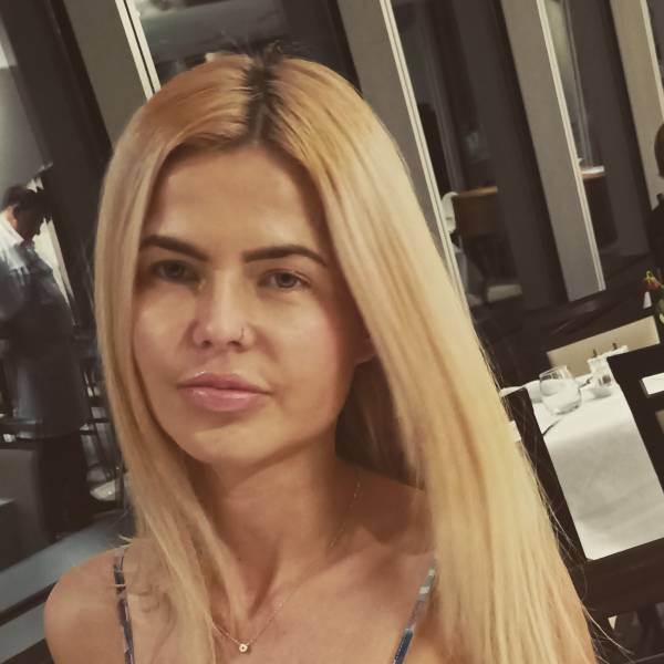 modelka s ID 0402JZN82V p016