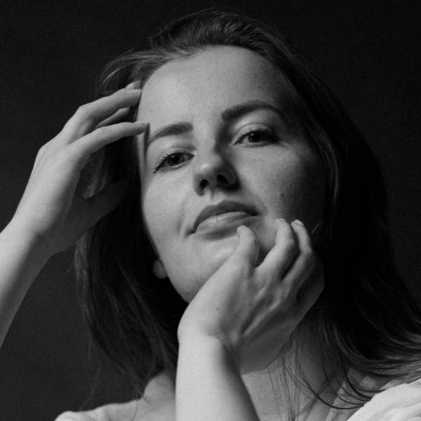 modelka s ID 0402KK7IVJ p016