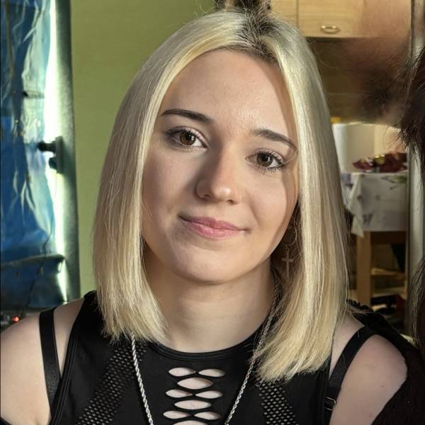 modelka s ID 0402KTUWB3 p017