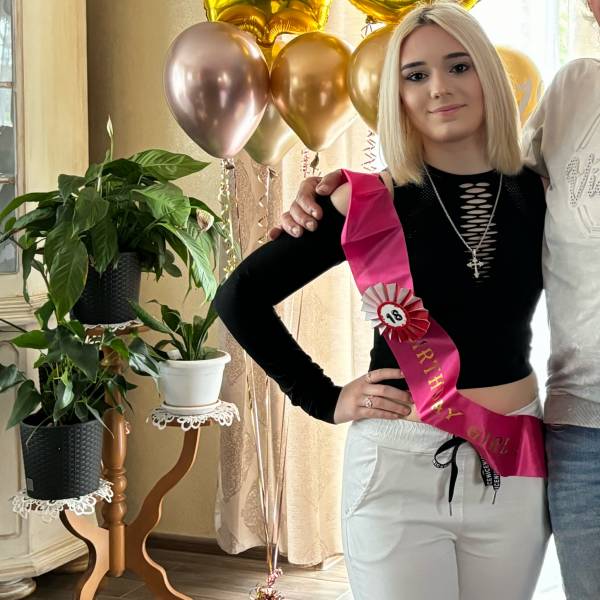 modelka s ID 0402KTUWB3 p018