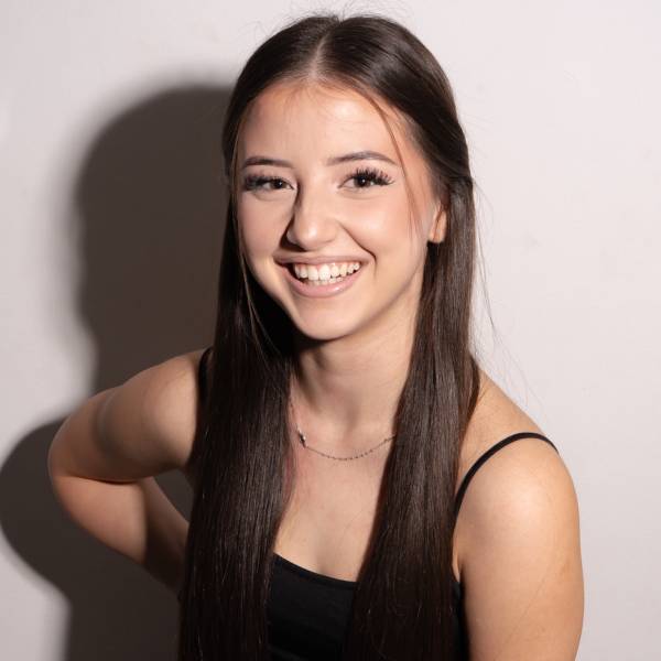 modelka s ID 0402L6BSF3 p017