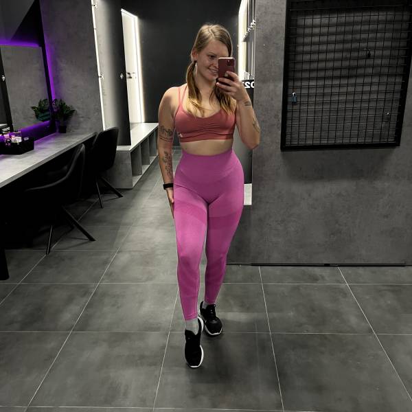 modelka s ID 0402L94MBG p018