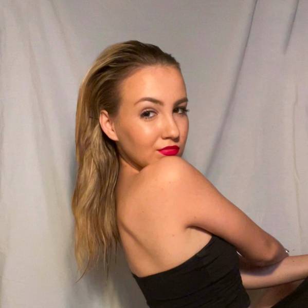 modelka s ID 0402LMKVRL p019