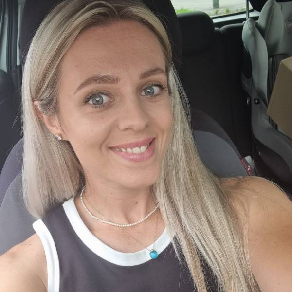 modelka s ID 0402LVIXVO p017