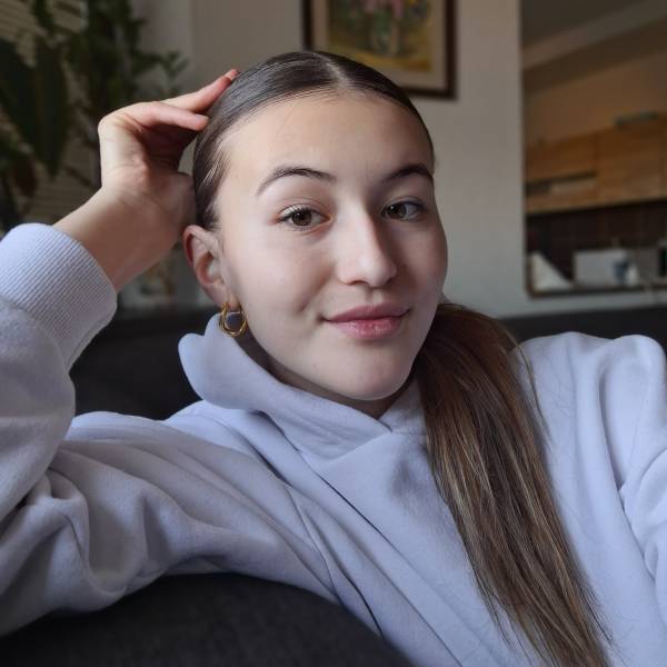 modelka s ID 0402LY6EQ6 p017