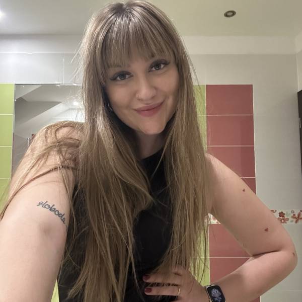 modelka s ID 0402MEHD9U p016