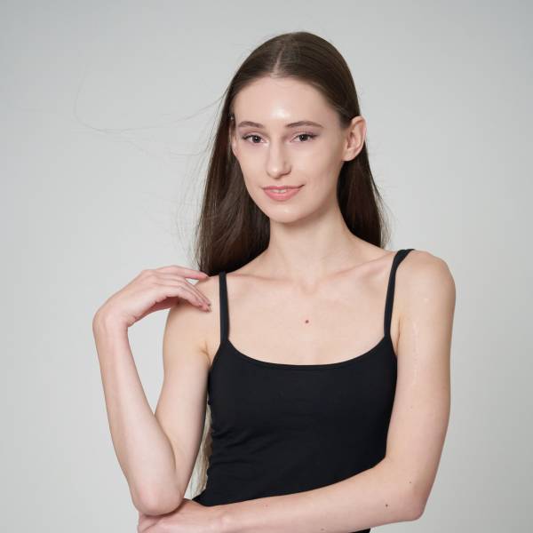 modelka s ID 0402MF9RQR p017