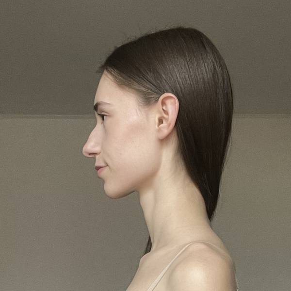 modelka s ID 0402MF9RQR p019