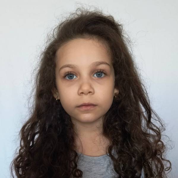 modelka s ID 0402MNOIE8 p016