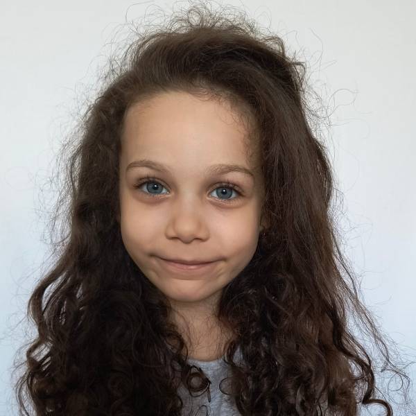 modelka s ID 0402MNOIE8 p017