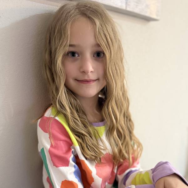 modelka s ID 0402MP7UV4 p017