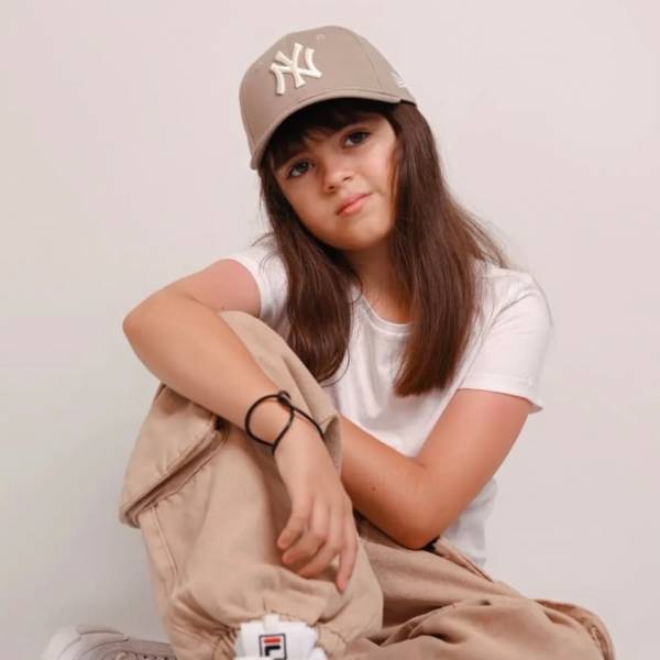 modelka s ID 0402NVGFNW p016